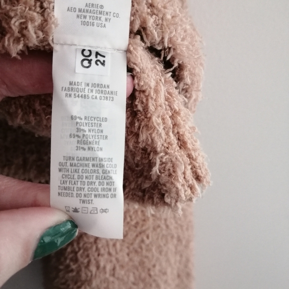 Aerie Marshmallow Turtleneck Cropped Sweater Bell Sleeves Fuzzy Tan XL - Picture 5 of 15